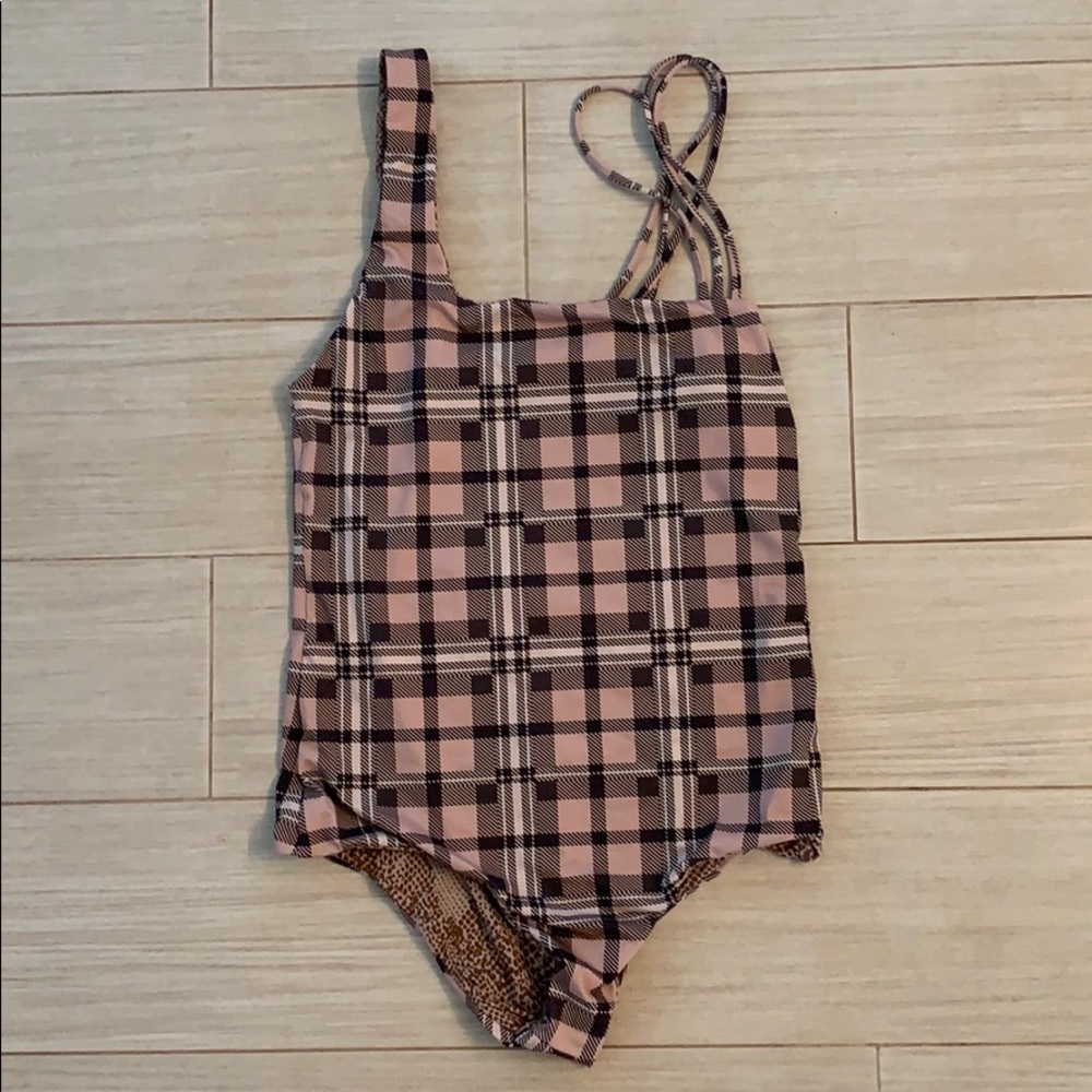 Acacia One Piece